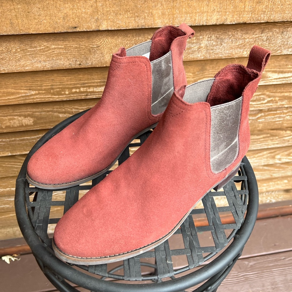 Toms Ella Booties Burgundy